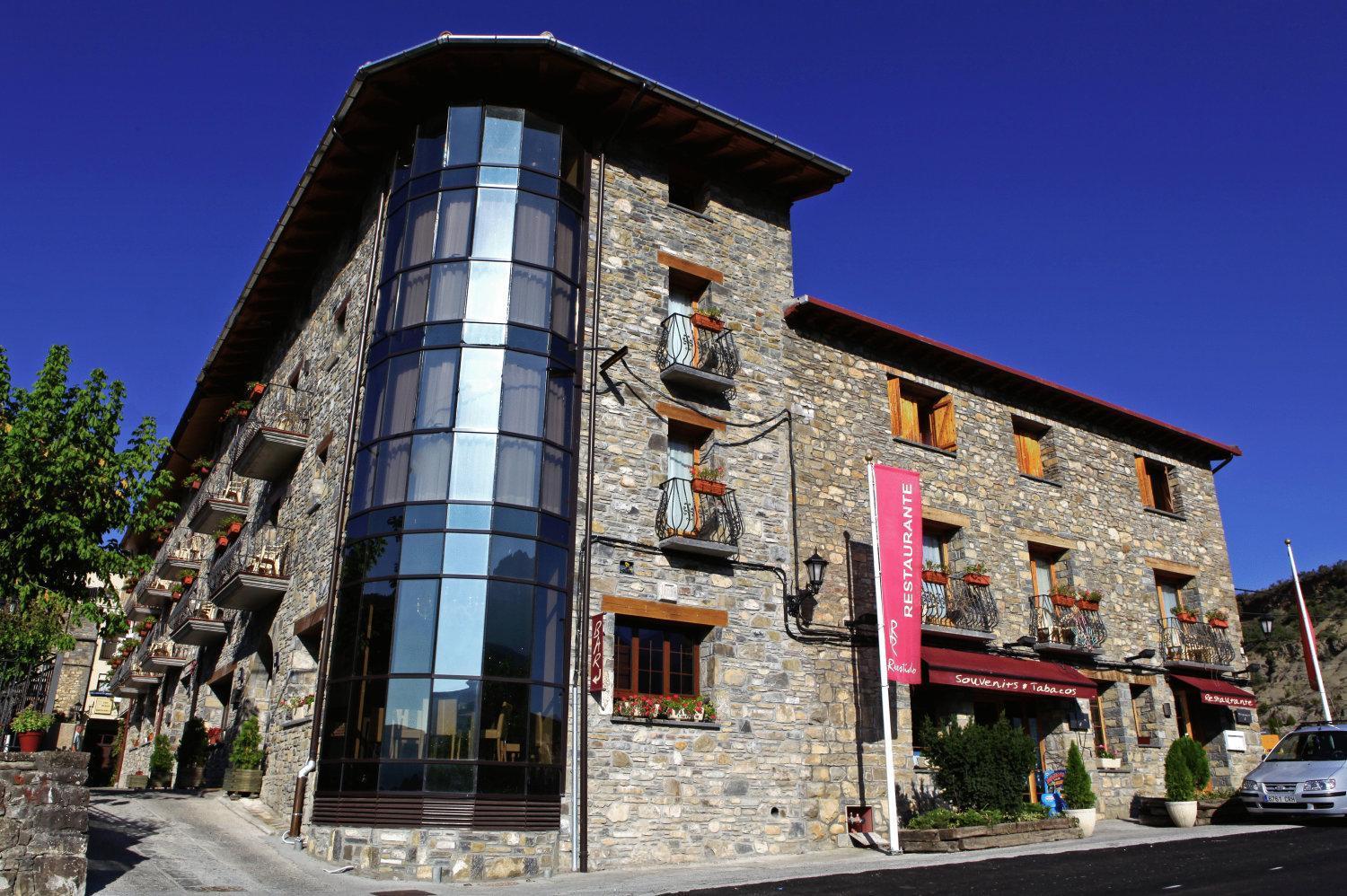 Hotel Restaurante Revestido Ескалона Екстер'єр фото